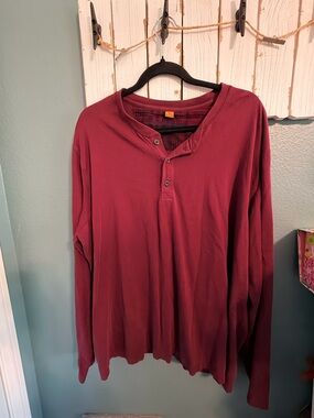 Tailor Vintage Men's Burgundy Henley Shirt